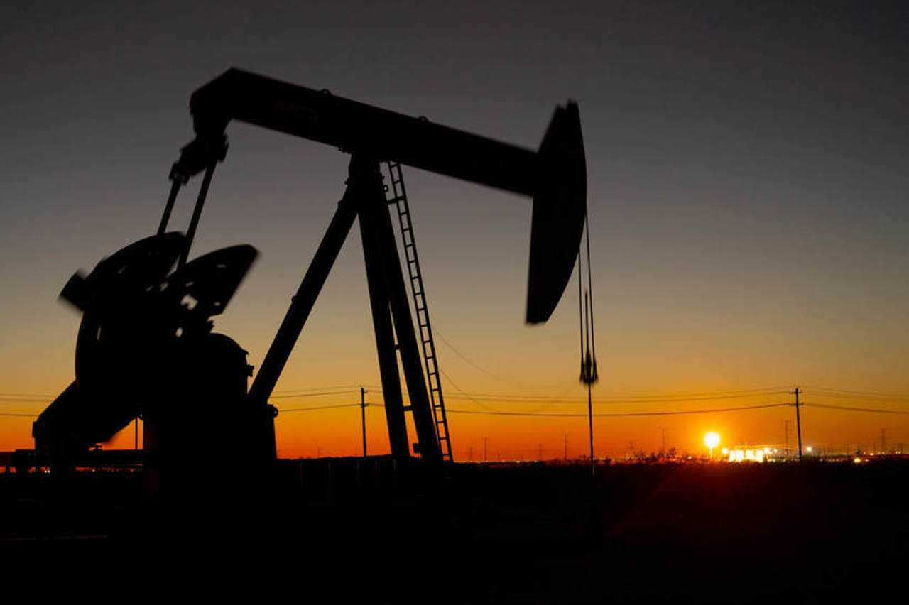 Prețurile petrolului scad semnificativ pe fondul posibilității unor noi negocieri între SUA și Iran