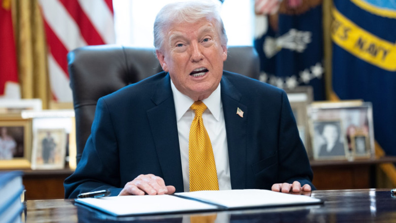 Tensiuni între SUA și Iran: Trump amenință cu atacuri asupra centralelor electrice dacă Strâmtoarea Ormuz nu este redeschisă în 48 de ore