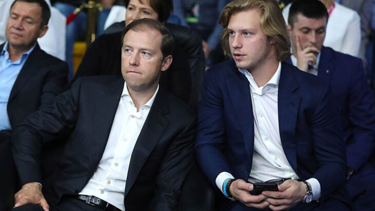 Investigație: Fiul vicepremierului rus Manturov lucrează pentru oligarhul Avdolian pentru 2,6 milioane de ruble pe lună