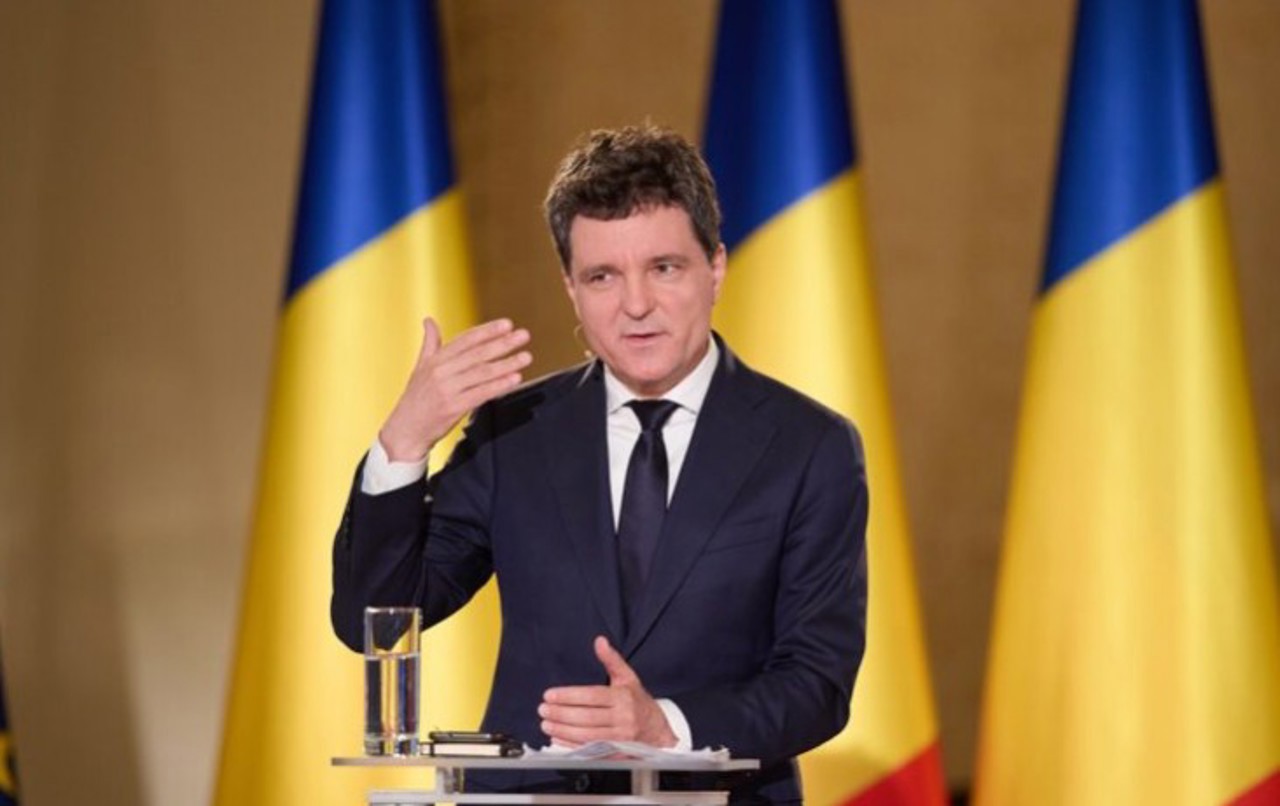 România tinde spre un guvern minoritar: Nicușor Dan cere sprijinul partidelor