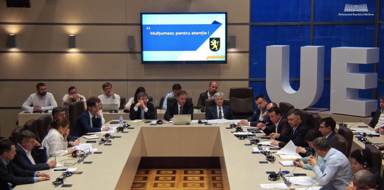 Audieri în Parlament pe tema fraudelor telefonice: 90% din escrocherii sunt efectuate din străinătate