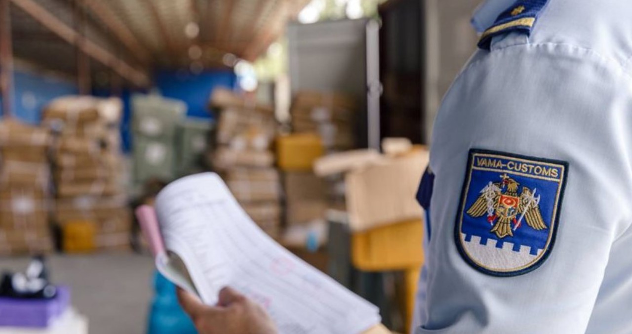 „Cei care vor încălca legea sunt pasibili de urmărire penală”. Serviciul Vamal îndeamnă cetățenii să-și declare mărfurile în cadrul controlului