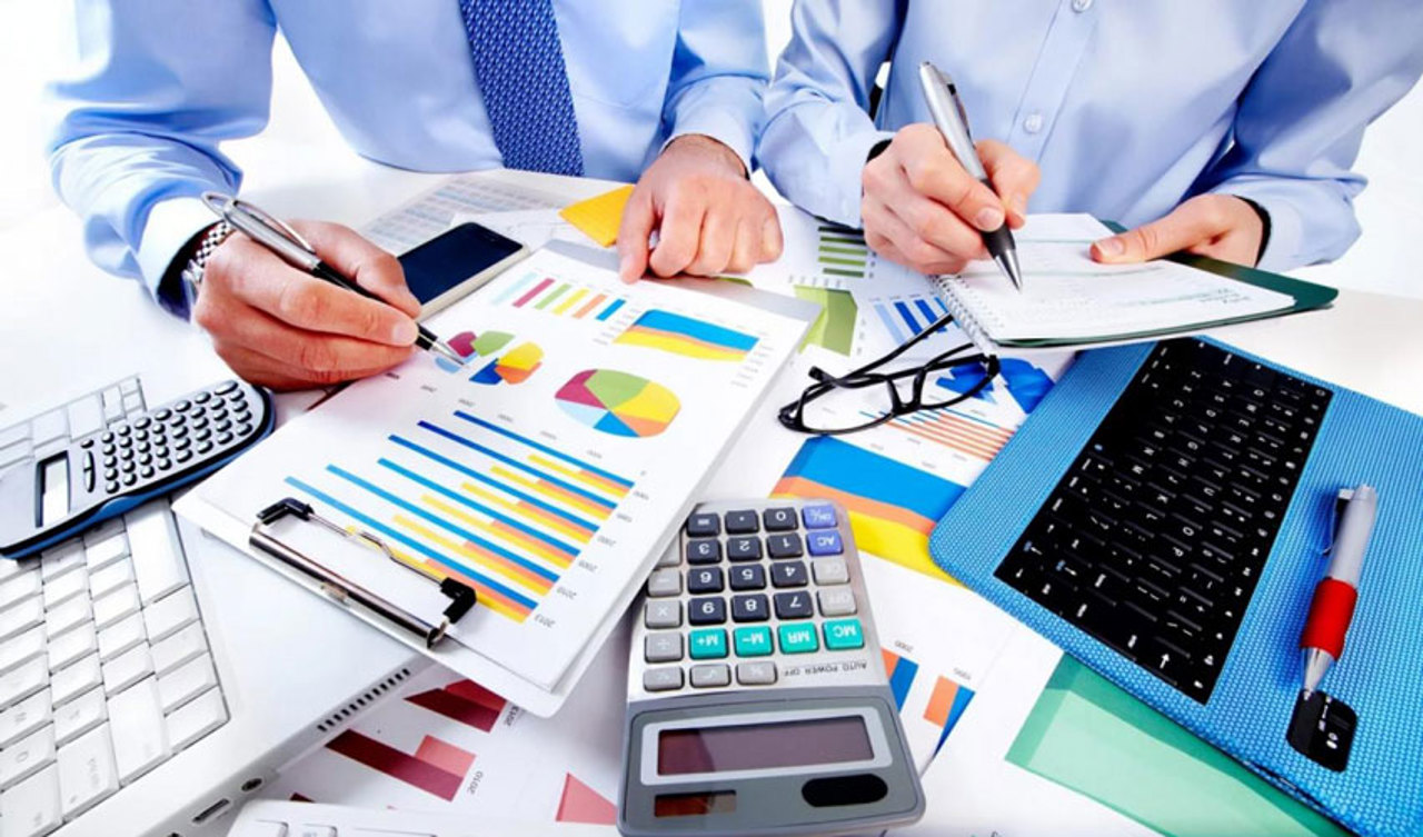 Noi reguli în achizițiile publice, aprobate de Guvern. Va fi mai multă transparență privind banii publici, afirmă specialiștii 