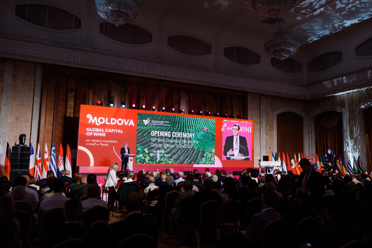 „Vinul moldovenesc nu înseamnă doar calitate, ci și o continuitate a națiunii”: R. Moldova găzduiește Congresul Mondial al Viei și Vinului