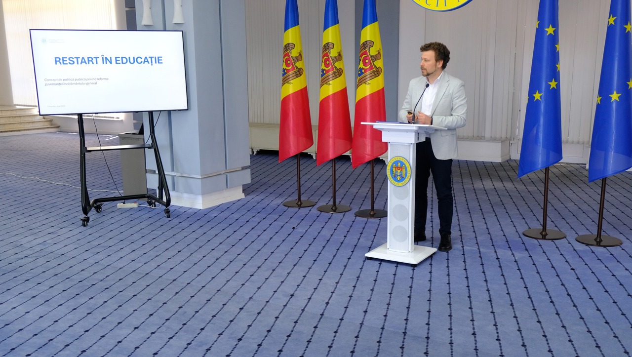 Reforma „RESTART în educație”: Școlile vor trece în subordinea unor agenții teritoriale coordonate de Ministerul Educației și Cercetării