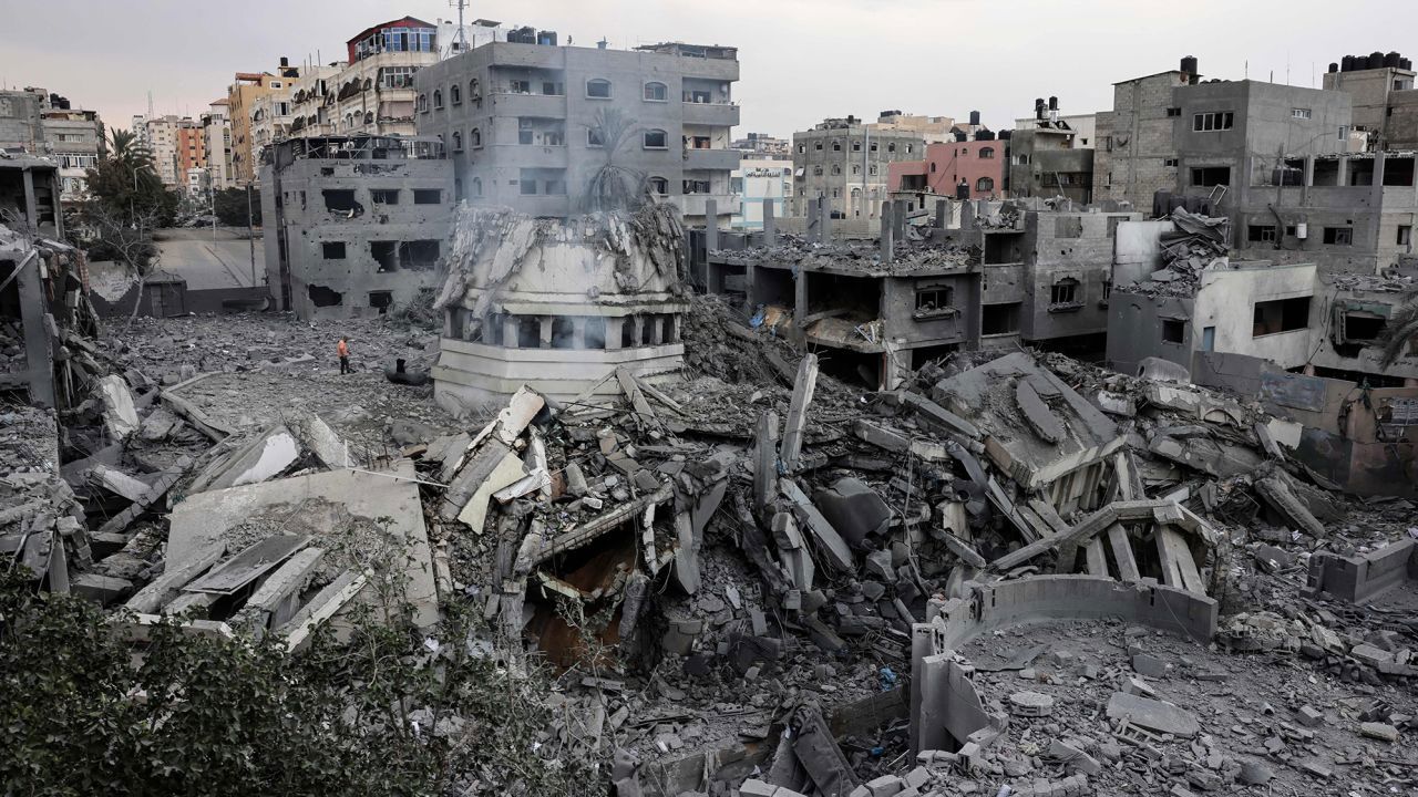 Bombing of Gaza heavier than previous evenings