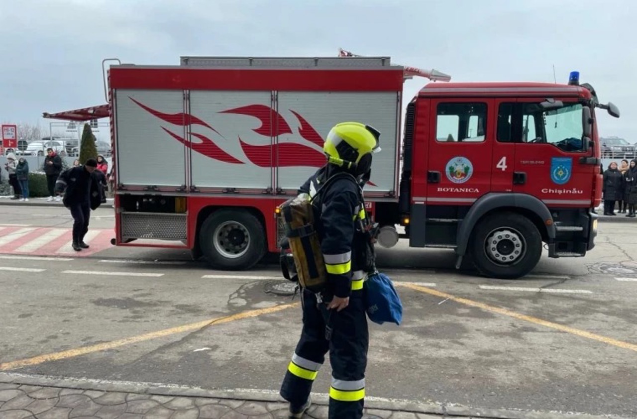 Alarmă falsă la Aeroportul Internațional Chișinău: nicio sursă de incendiu detectată