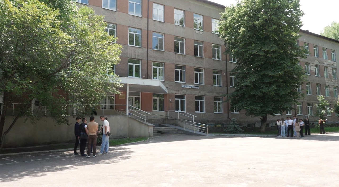 Teste simple sau o adevărată provocare, păreri împărțite după examenul de bacalaureat la Limba străină