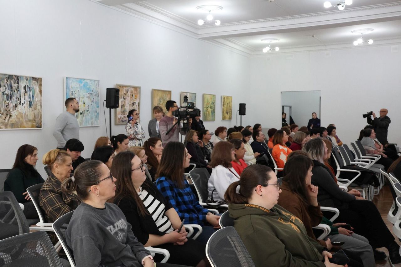 „LecturaCentral” aduce scriitorii în toate raioanele: 70 de întâlniri programate în acest an