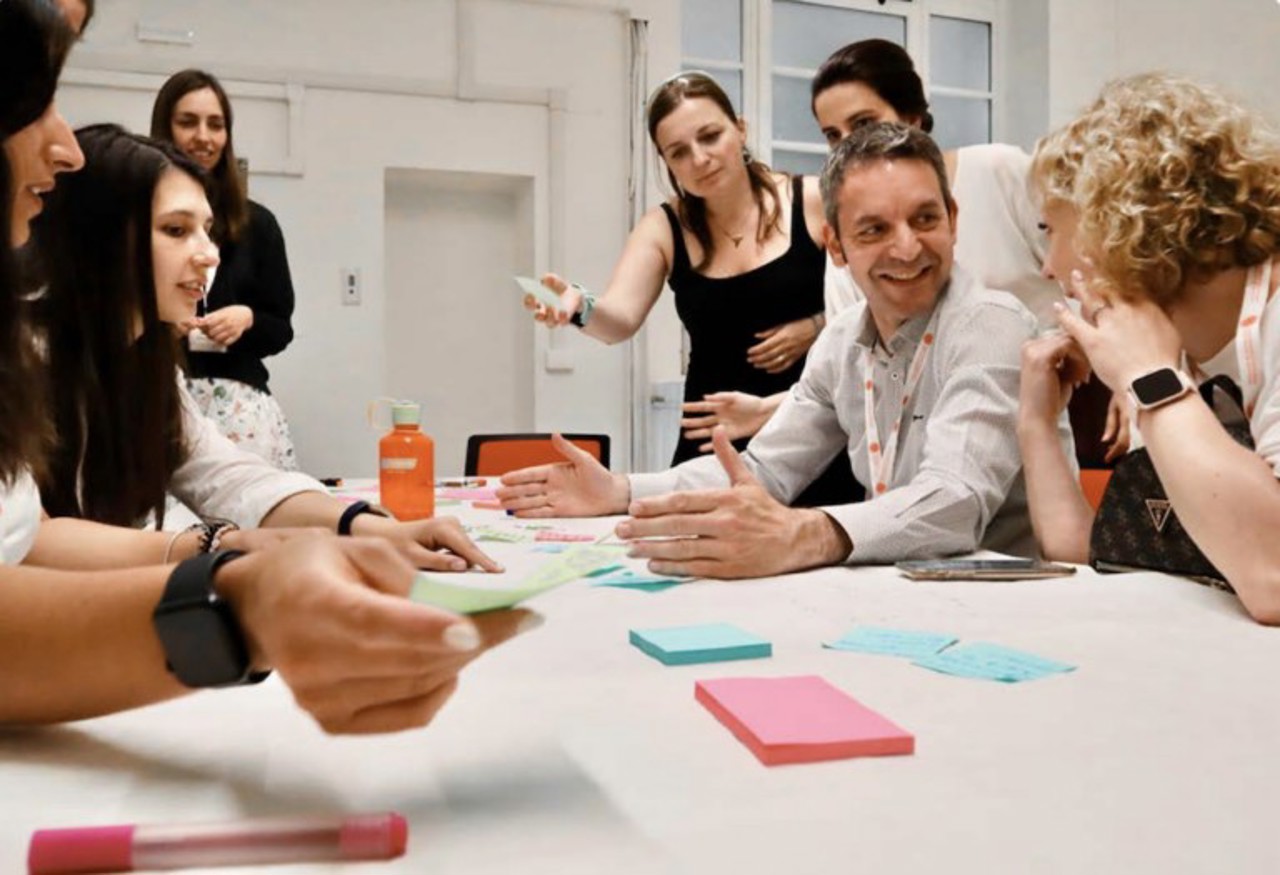 Finanțare europeană pentru idei inovatoare: Proiectele din R. Moldova pot câștiga până la 20.000 de euro la Premiile NEB