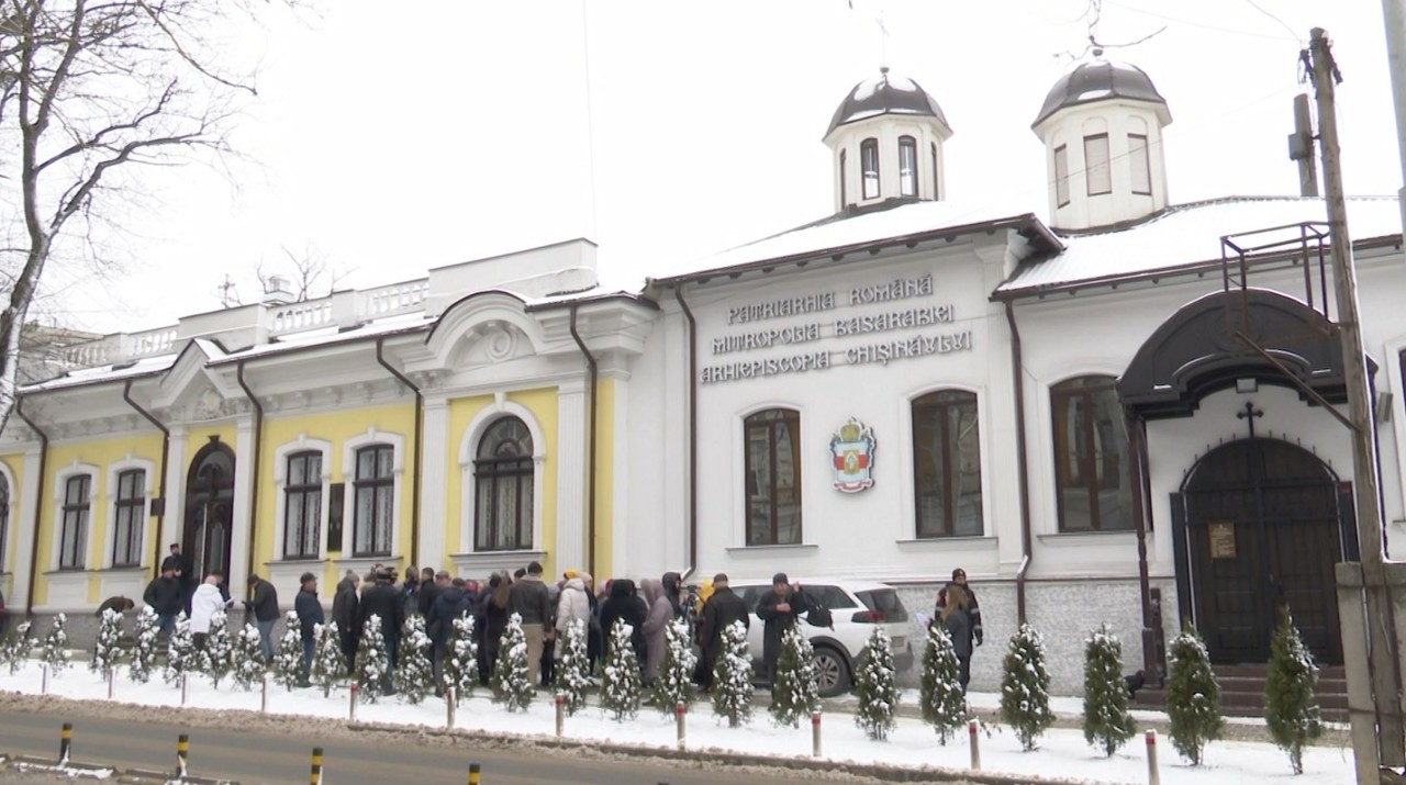 Locuitori din Durlești cer ca slujbele de la Mănăstirea „Sfântul Apostol Andrei” să fie ținute de starețul învinuit de viol: Răspunsul Mitropoliei Basarabiei