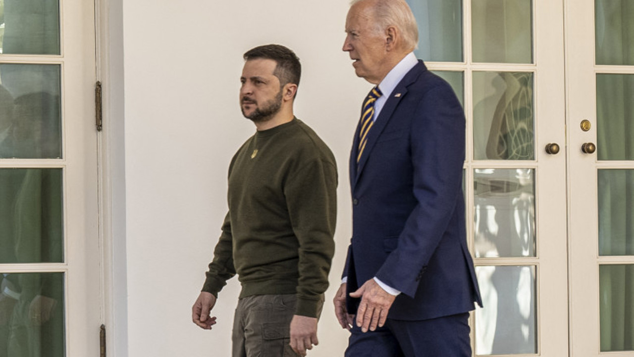 Președinții Biden și Zelenski au discutat despre începerea pregătirii piloților de luptă ucraineni