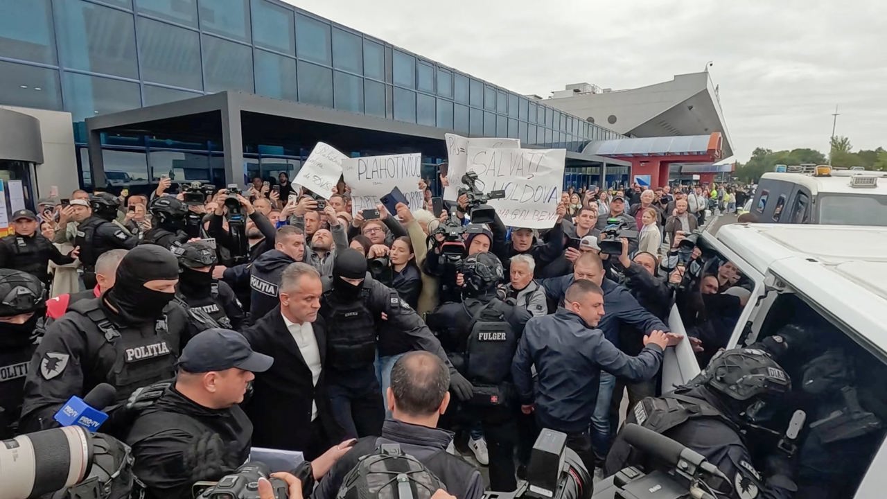 Vladimir Plahotniuc remains in custody for another 30 days, as prosecutors say the initial risks remain valid