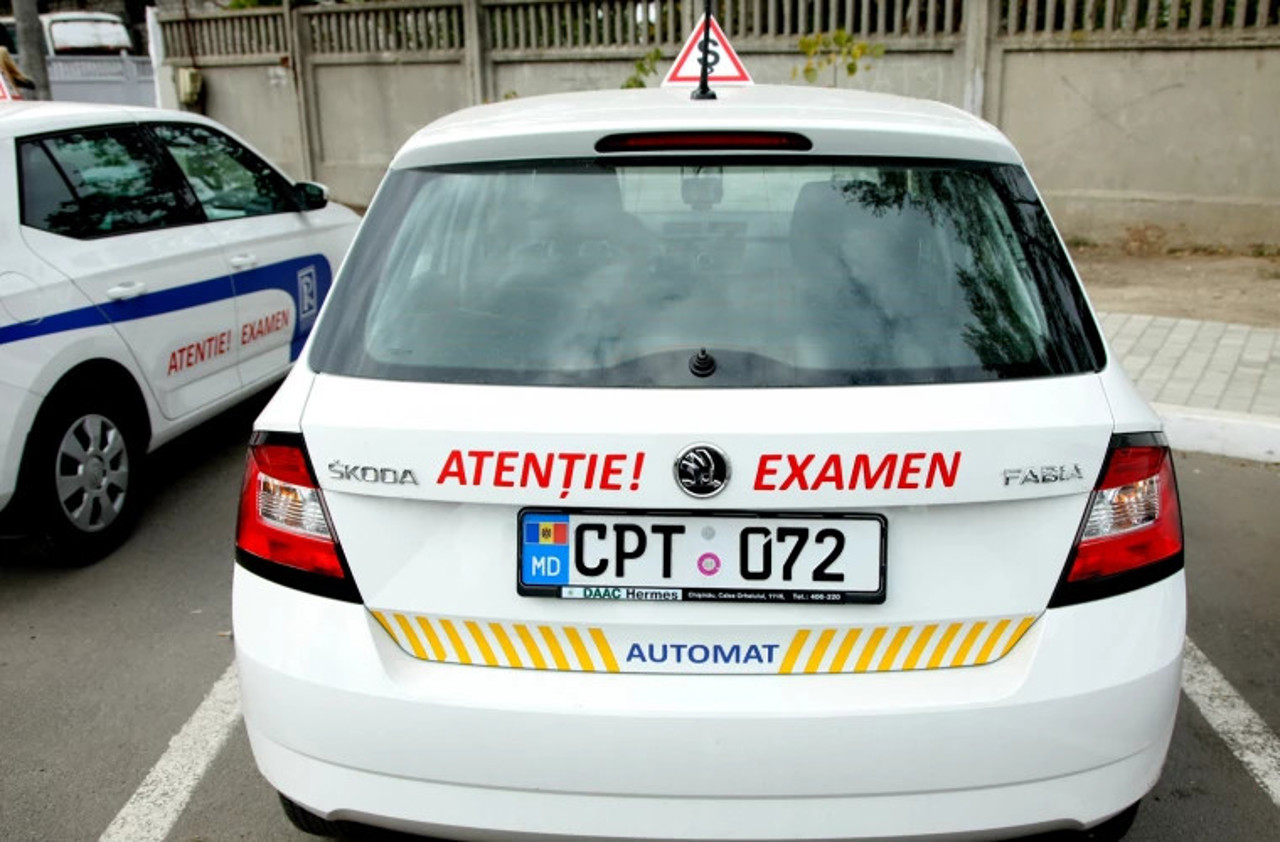 Examenele la proba practică pentru obținerea permisului de conducere, sistate 