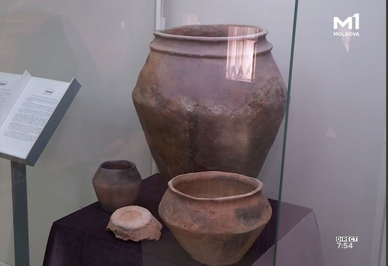 Descoperire arheologică la Hâncești: Obiecte vechi de aproape 1.500 de ani, expuse la Muzeul Național de Istorie a Moldovei