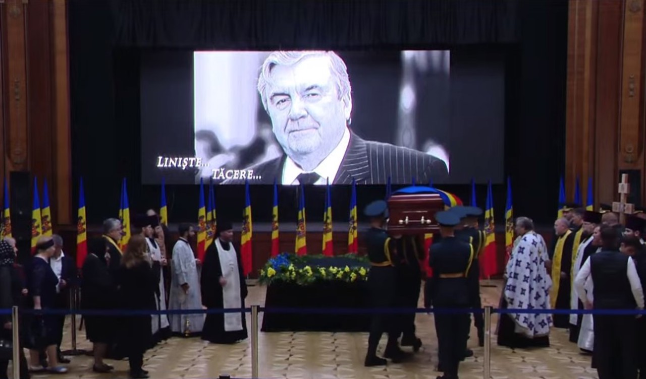 LIVE Day of national mourning/ First President Mircea Snegur to be buried