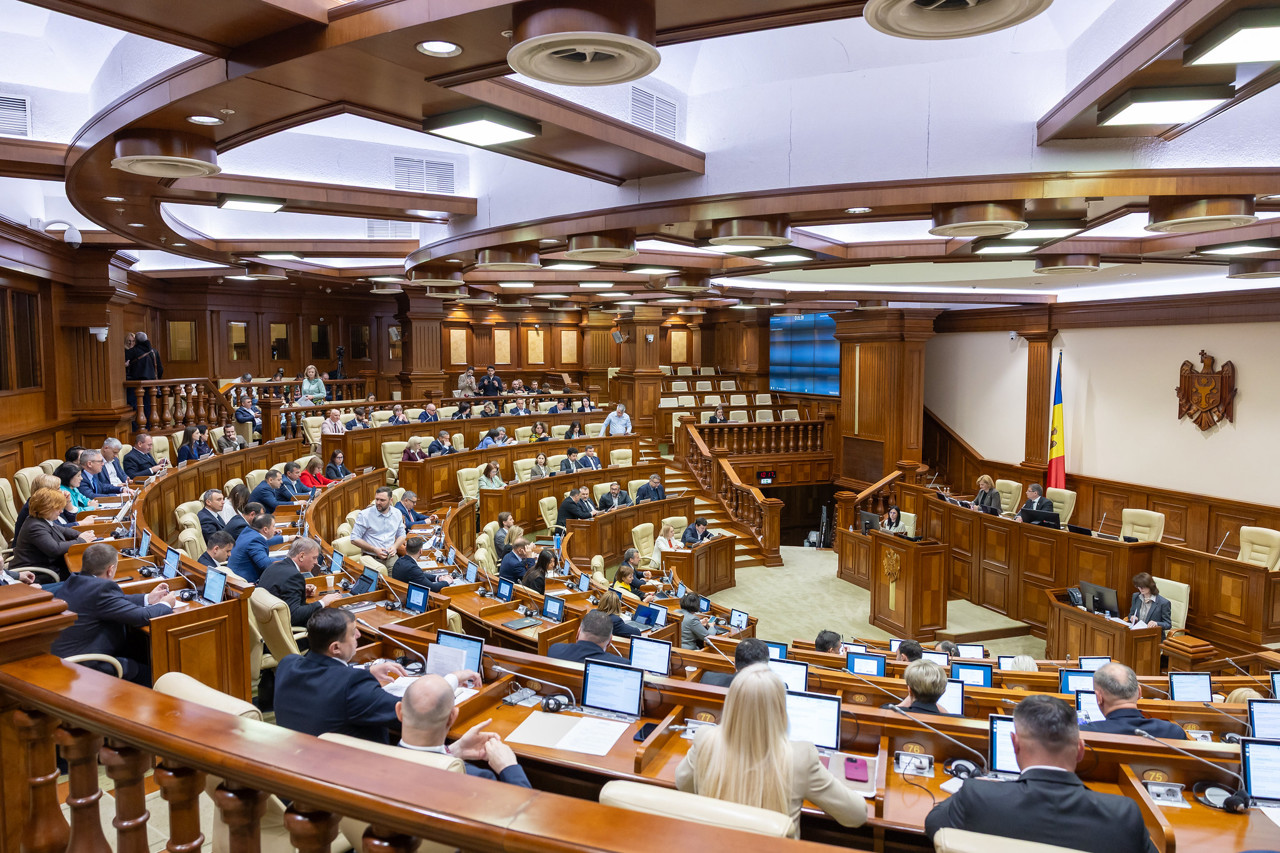 Parliament adopts new rules for foreigners: Risk profile and proof of means of support required
