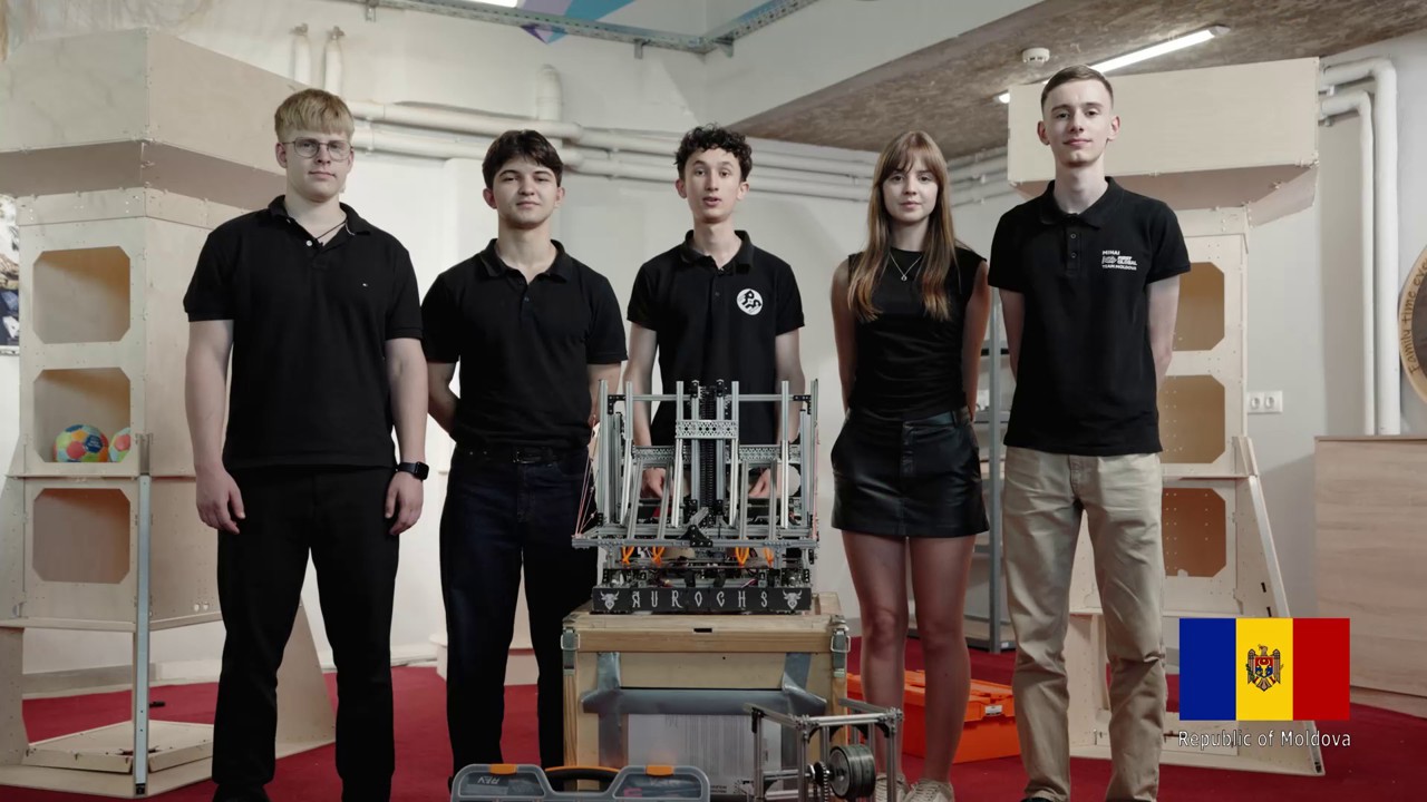 Echipa națională de robotică a R. Moldova, printre cele zece finaliste la FIRST Global Challenge 2025: Robot-păianjen, capabil să planteze copaci 