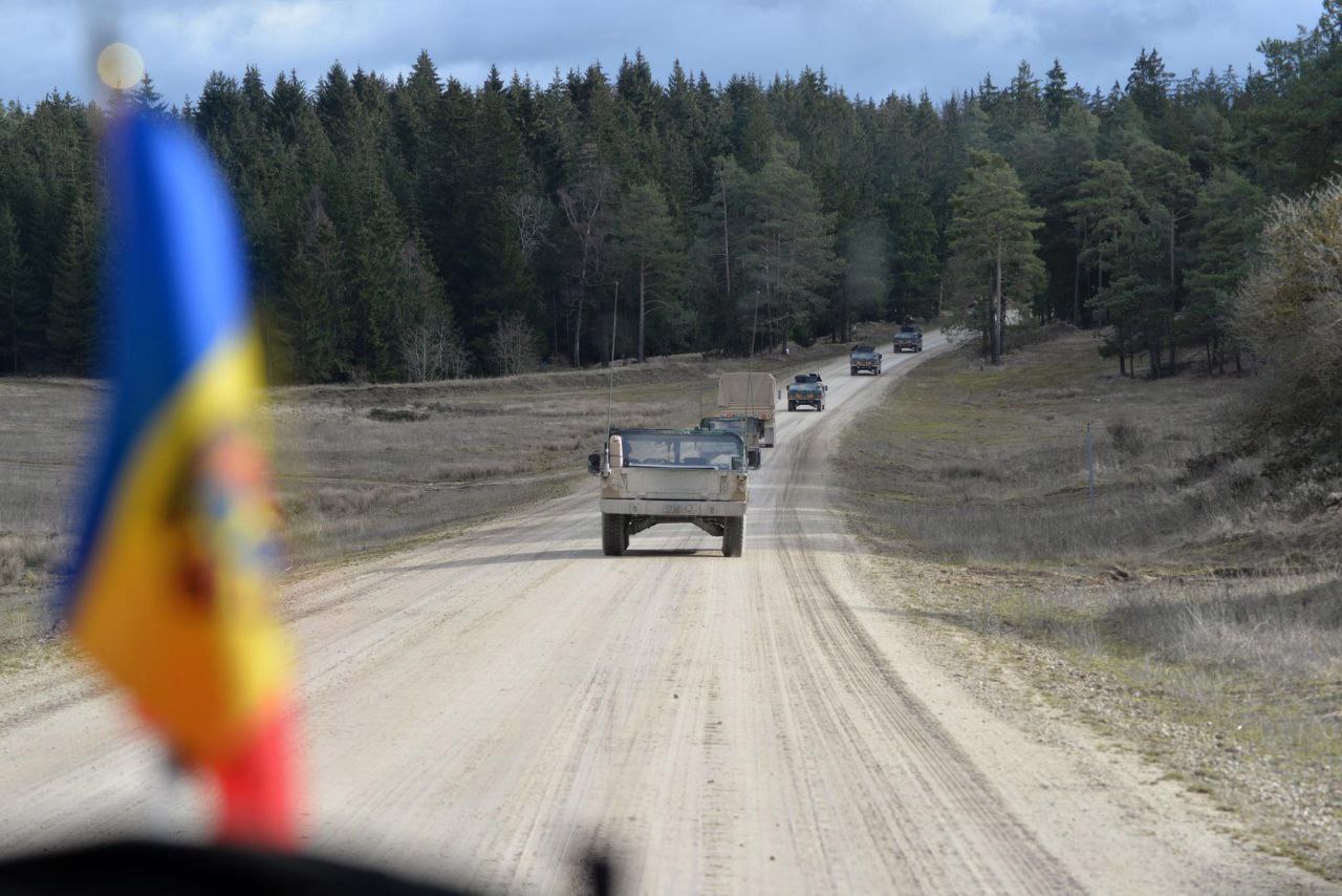 Звуки стрельбы и военная техника на дорогах: Национальная армия предупреждает граждан об очередных учениях 