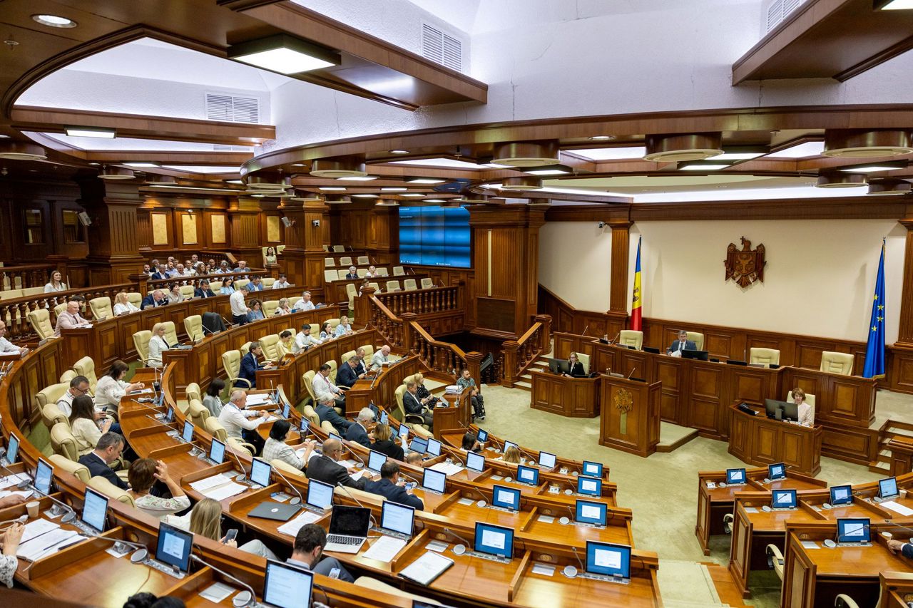 Legislatură electorală și parlament „reactiv”: ce a reușit și ce a ratat Parlamentul în 2025