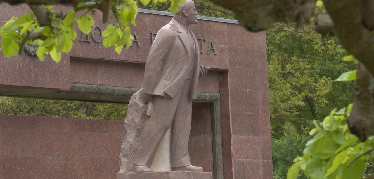Monumente sovietice în țară europeană: Simbolurile regimului care a orchestrat deportări și foamete
