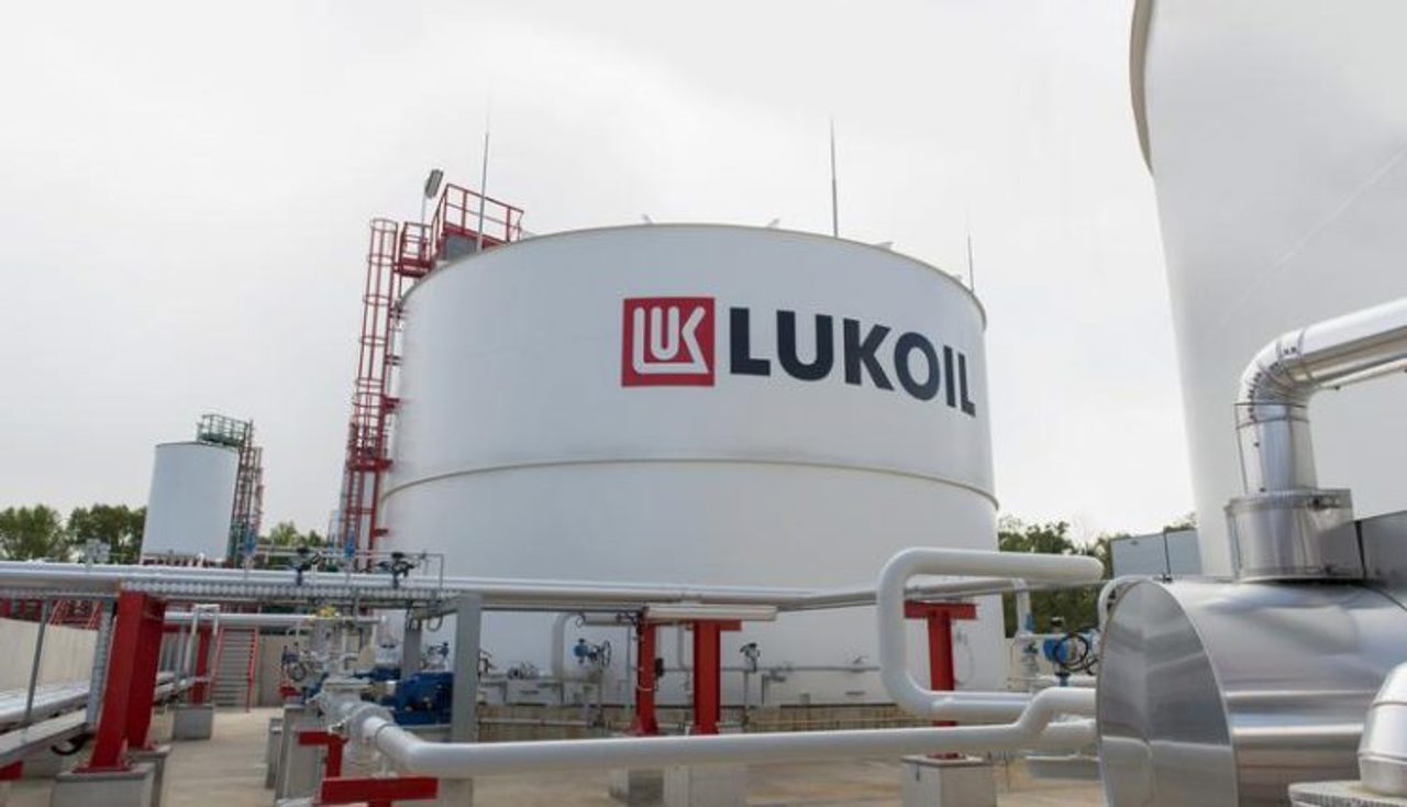 Decizie de securitate: statul preia activele „Lukoil-Moldova” de la Aeroport