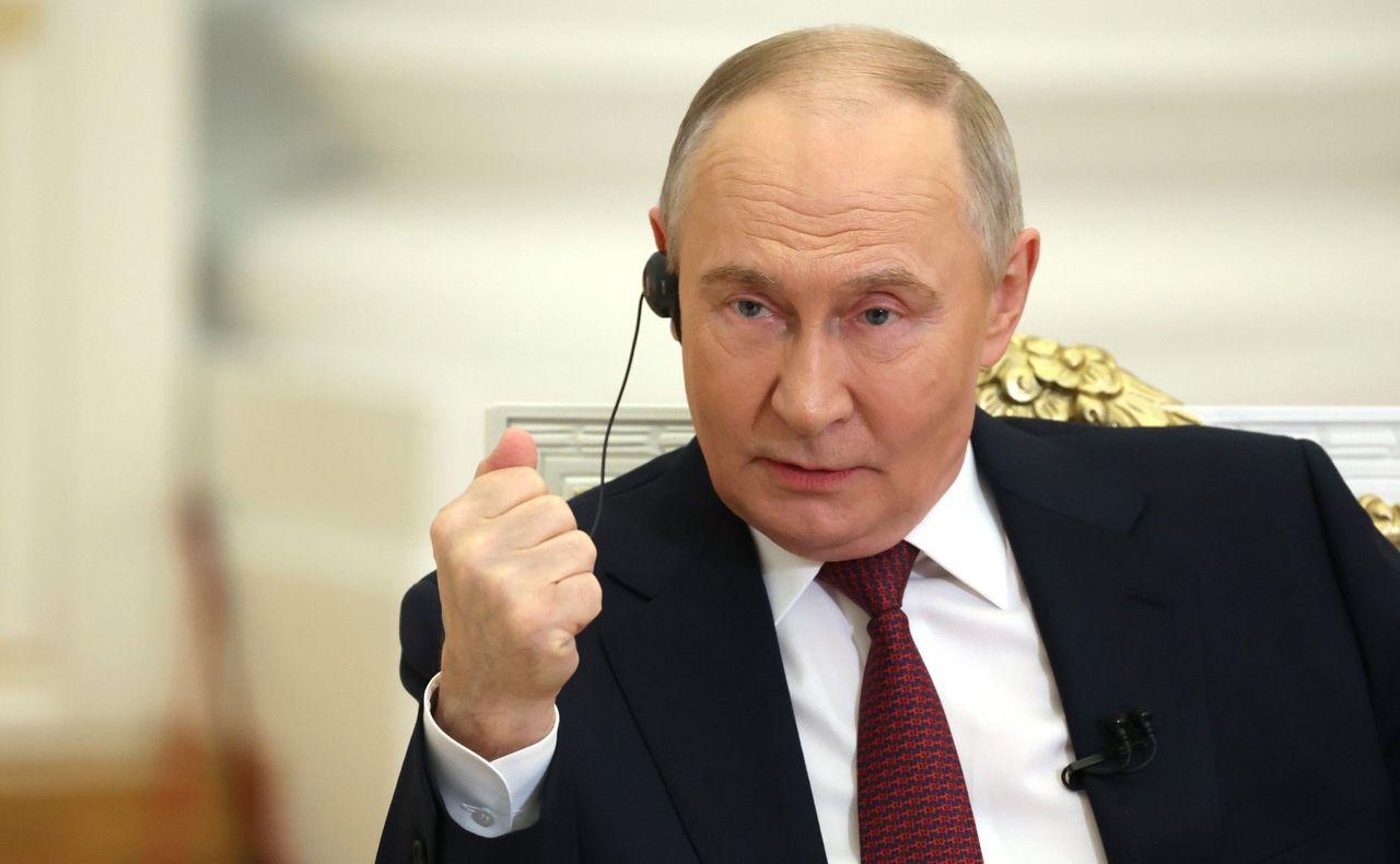 Întrebat de ce armata rusă lovește civili proruși, Putin dă vina pe Kiev și spune că Rusia „doar sprijină” Donbasul