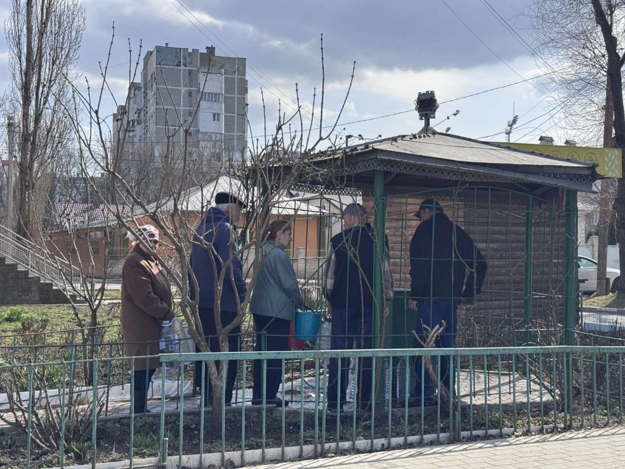 Fără apă la robinet: instituțiile publice din Bălți sunt aprovizionate cu autocisterne