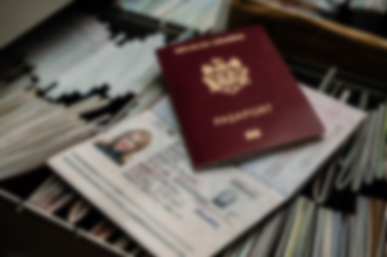 Acte falsificate expediate peste hotare. Un tânăr de 21 de ani, reținut pentru 30 de zile 