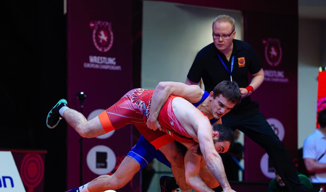 Performanță uluitoare în sportul moldovenesc! Luptătorul de stil liber Alexandr Gaidarlî, a devenit vice-campion european