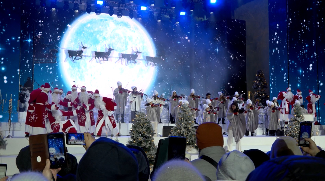 Carols fill Chișinău on Christmas Eve in the Great National Assembly Square