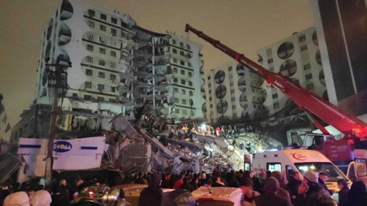 Earthquake in Turkey and Syria // Over 15,000 people dead and around 63,000 injured