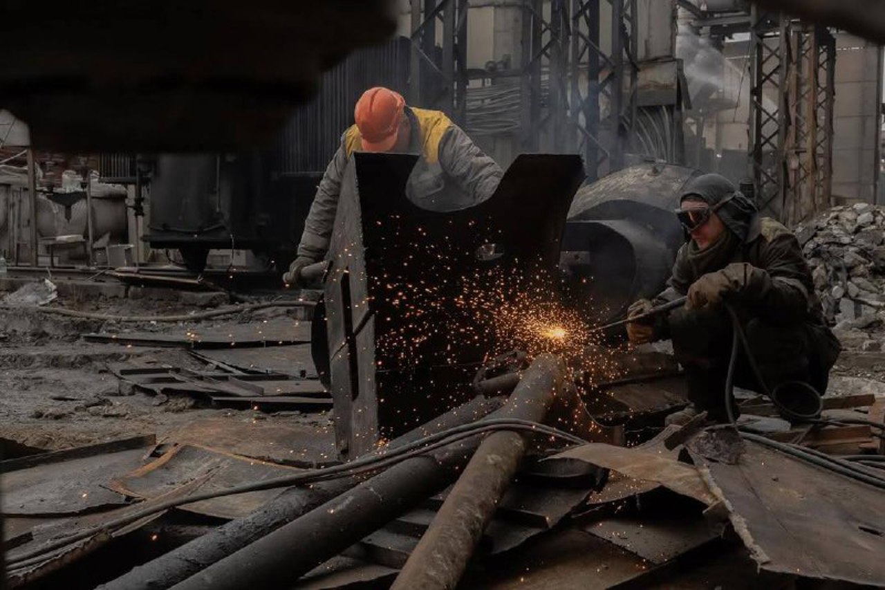 Dronele rusești au lovit din nou Odesa: instalații energetice distruse, portul Iujnîi și calea ferată avariate 