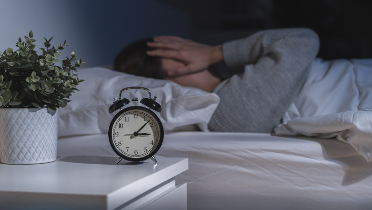 „Dormim mai puțin, dar plătim cu sănătatea”: Recomandările medicilor, de Ziua Mondială a Somnului