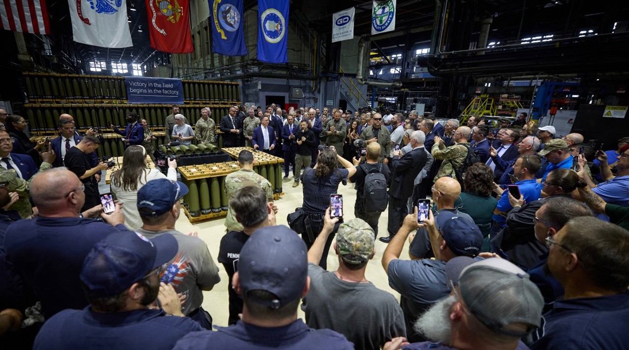 Zelenski arrived in the US and visited a shell factory in Pennsylvania