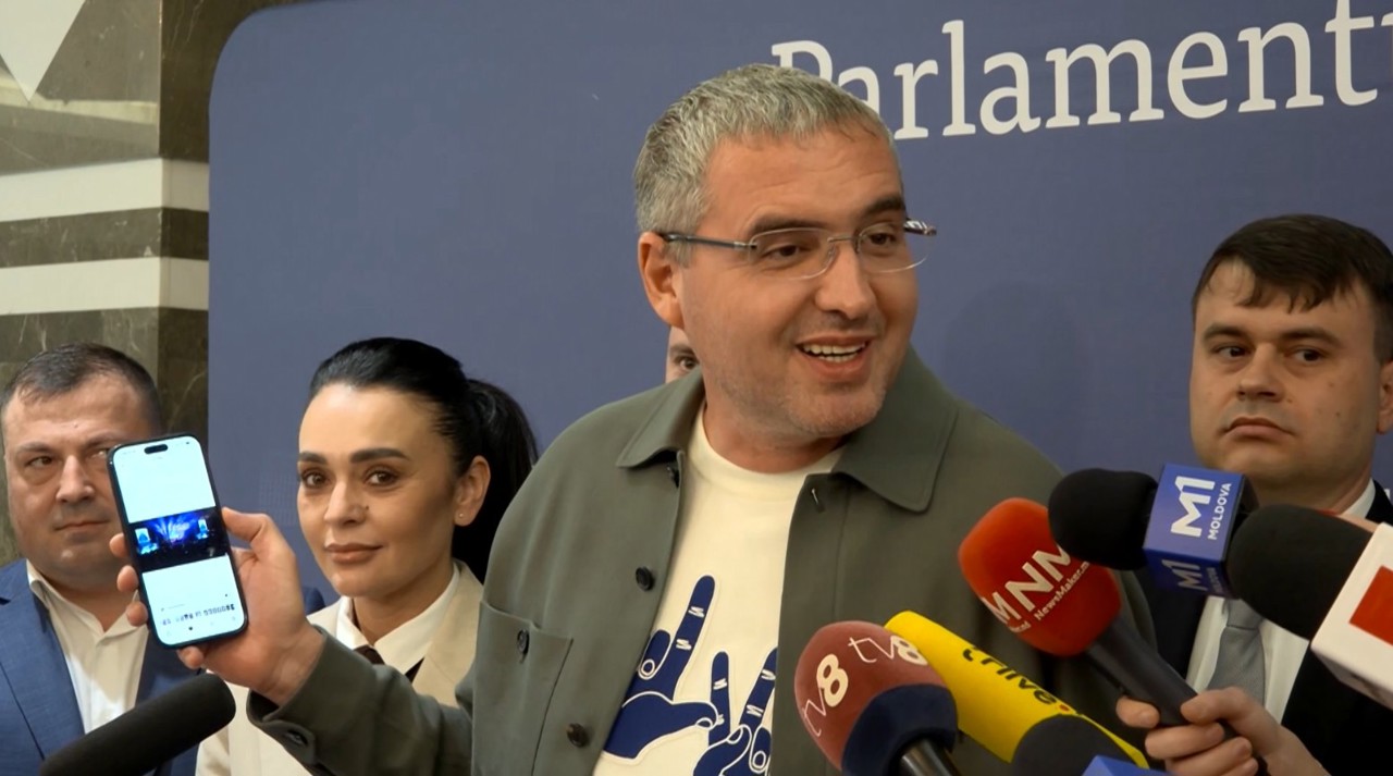 Personaj fictiv, inclus pe lista artiștilor pentru Festivalul Absolvenților. Ministrul Culturii spune că pe viitor, regulile de verificare vor fi înăsprite