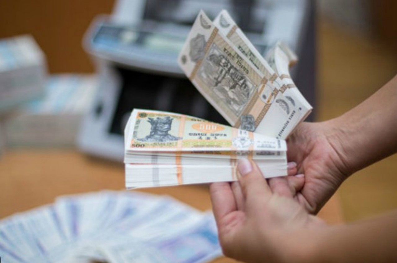 Statul returnează bani pentru investițiile făcute de părinți în studiile copiilor: deduceri fiscale de până la 16.100 de lei pentru 2025