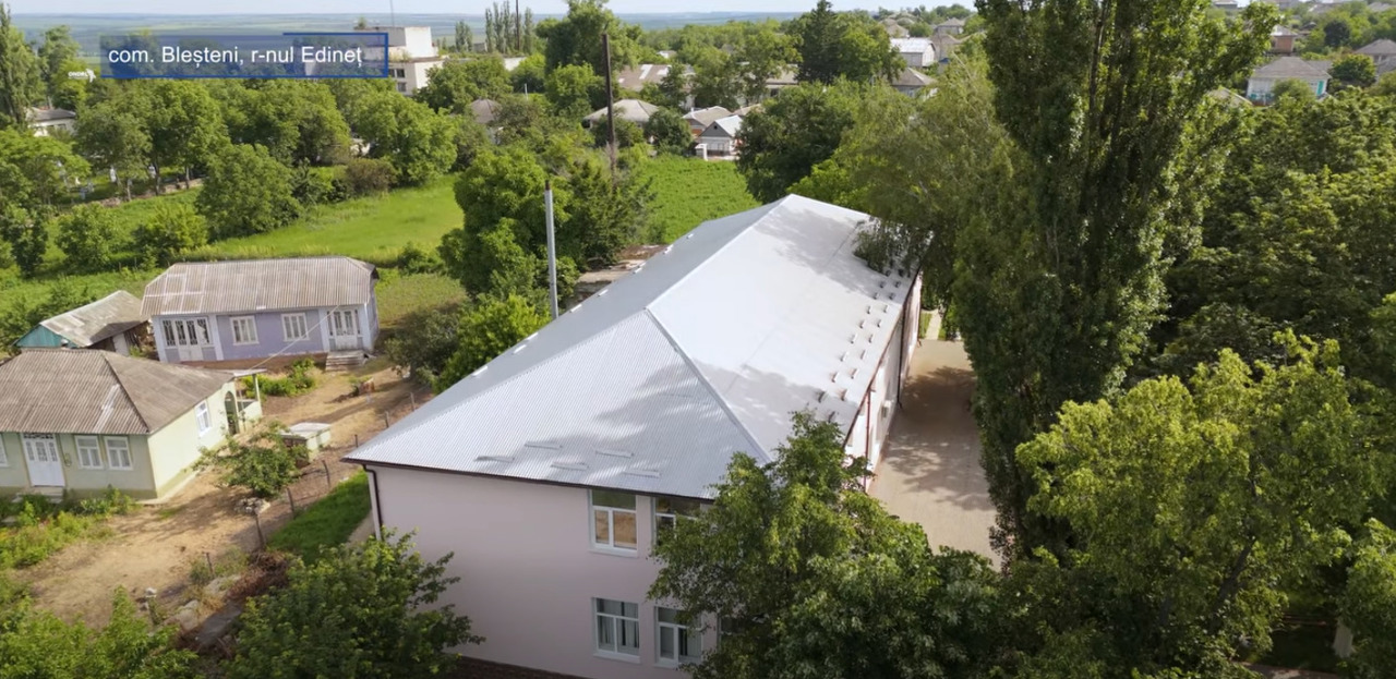 Locuitorii comunei Bleșteni beneficiază de un centru comunitar modernizat și acces reabilitat