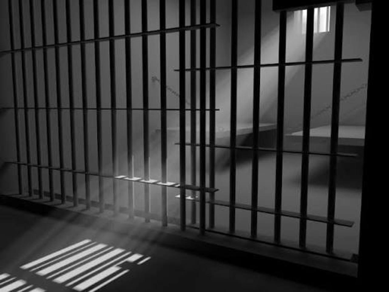 Din funcții publice, după gratii: Doi foști șefi ai raionului Criuleni, condamnați la închisoare pentru corupție