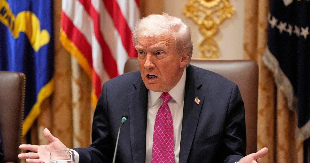 Трамп распорядился начать расследование связей демократов с Эпштейном