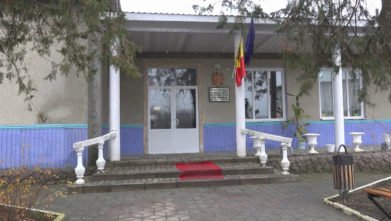 Locuitorii din Hăsnășenii Mari, chemați la urne pe 17 mai: mandatul primarei Angela Moroșan va fi decis la referendum