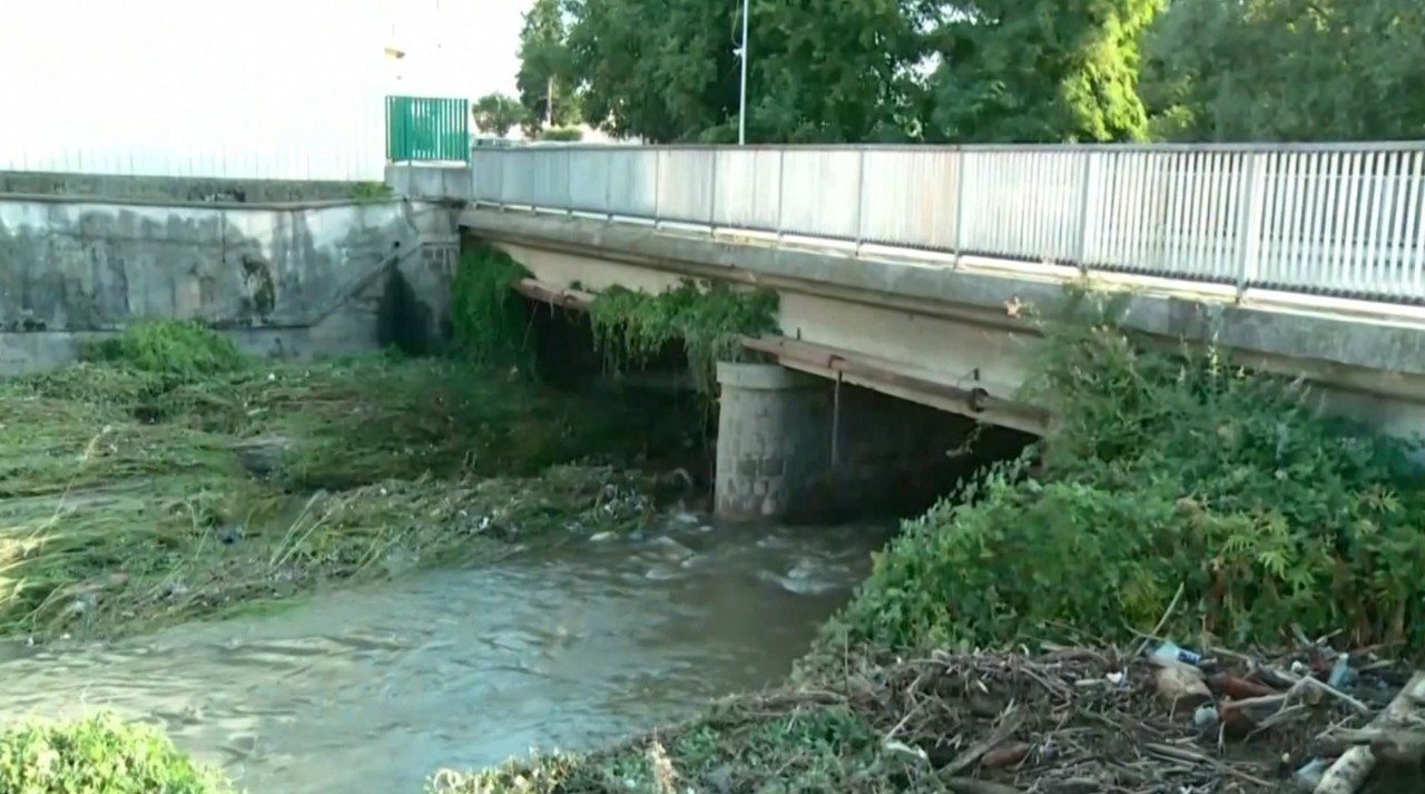 Ploile torențiale au provocat viituri puternice în Bulgaria: Case și drumuri inundate, iar un om este dispărut 