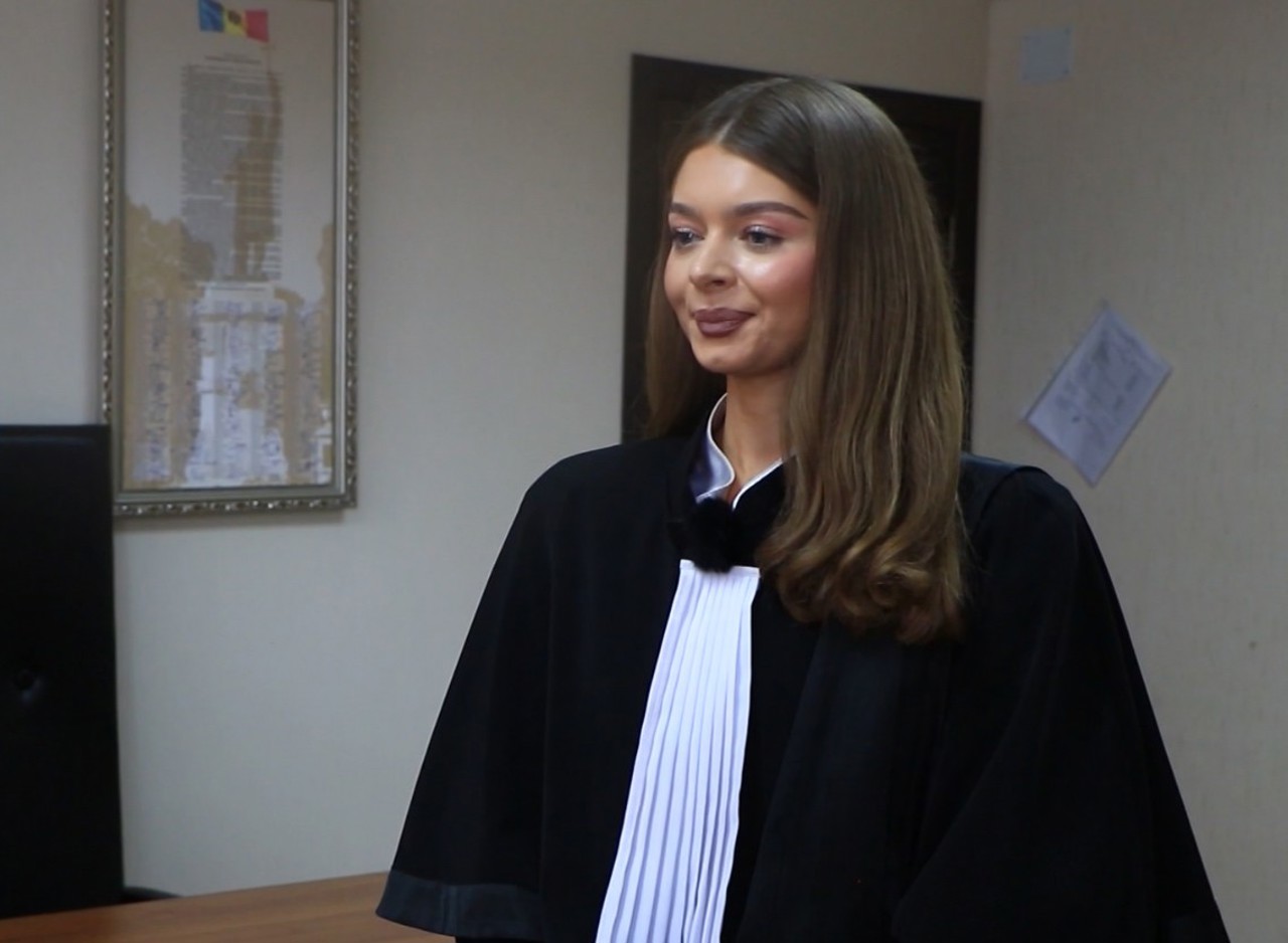La 28 de ani, decide destine: Cum arată viața celei mai tinere magistrate din Republica Moldova