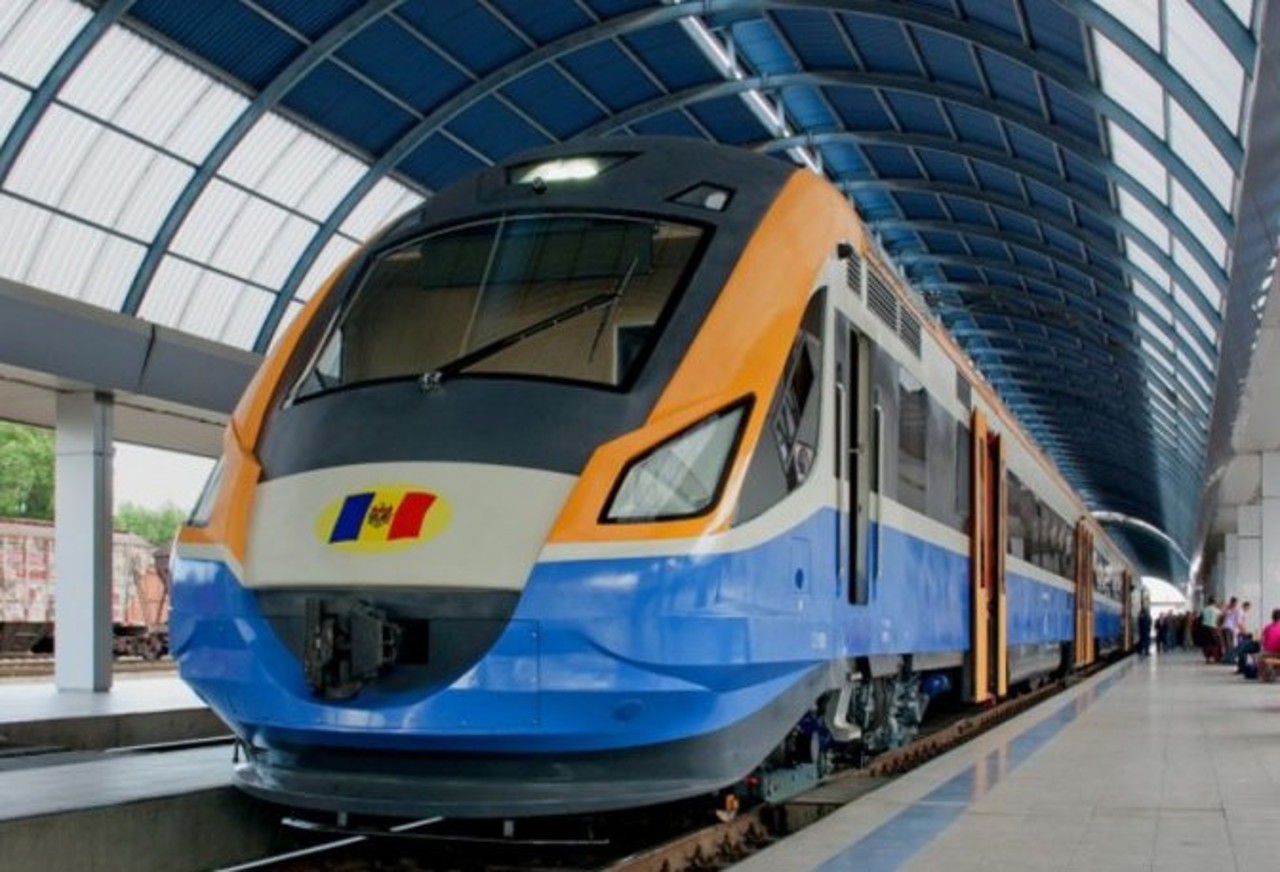 Patru vagoane, atașate la trenul „Prietenia”: Cursa feroviară directă București – Kiev, reluată prin R. Moldova