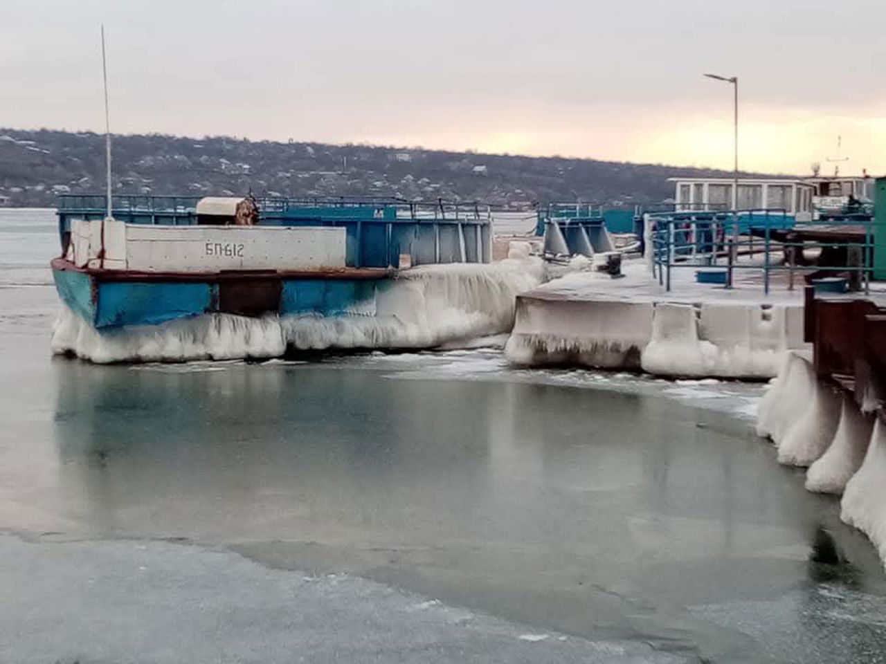 Gerul oprește circulația bacului de la Molovata: traversarea Nistrului, suspendată temporar