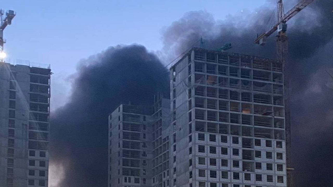 Mass Ukrainian drone strike hits Moscow region, blacking out thousands