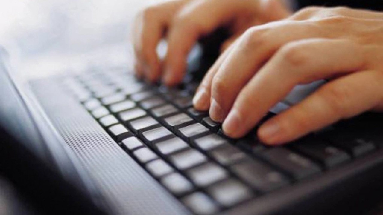 De la „unde găsesc benzină” la „cum o fac acasă”: Ce căută rușii pe internet, pe fondul crizei carburanților