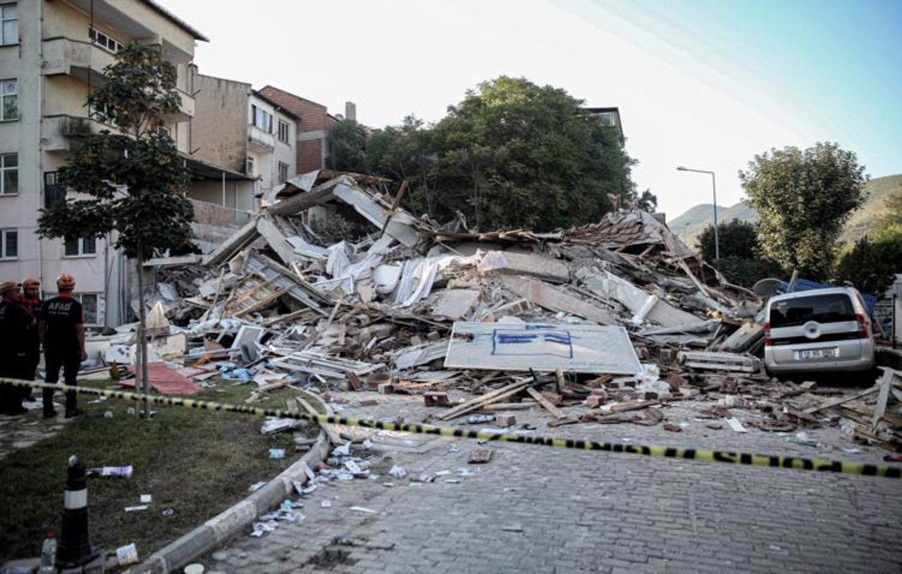 Землетрясение на западе Турции: в одной из провинций закрыли школы и детсады, есть пострадавшие