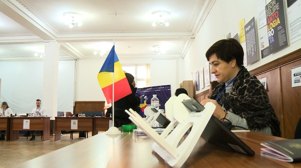 Alegeri peste Prut // Voci de la Chișinău: Soarta Republicii Moldova depinde de viitorul politic al României