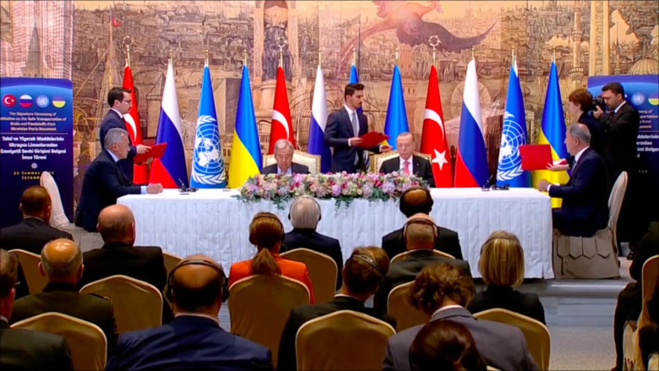 Сегодня истекает срок действия соглашения, заключенного Турцией и ООН и разрешающего экспорт украинского зерна через Черное море